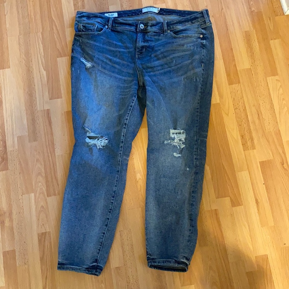 Torrid First at Fit mid-rise skinny denim size 22